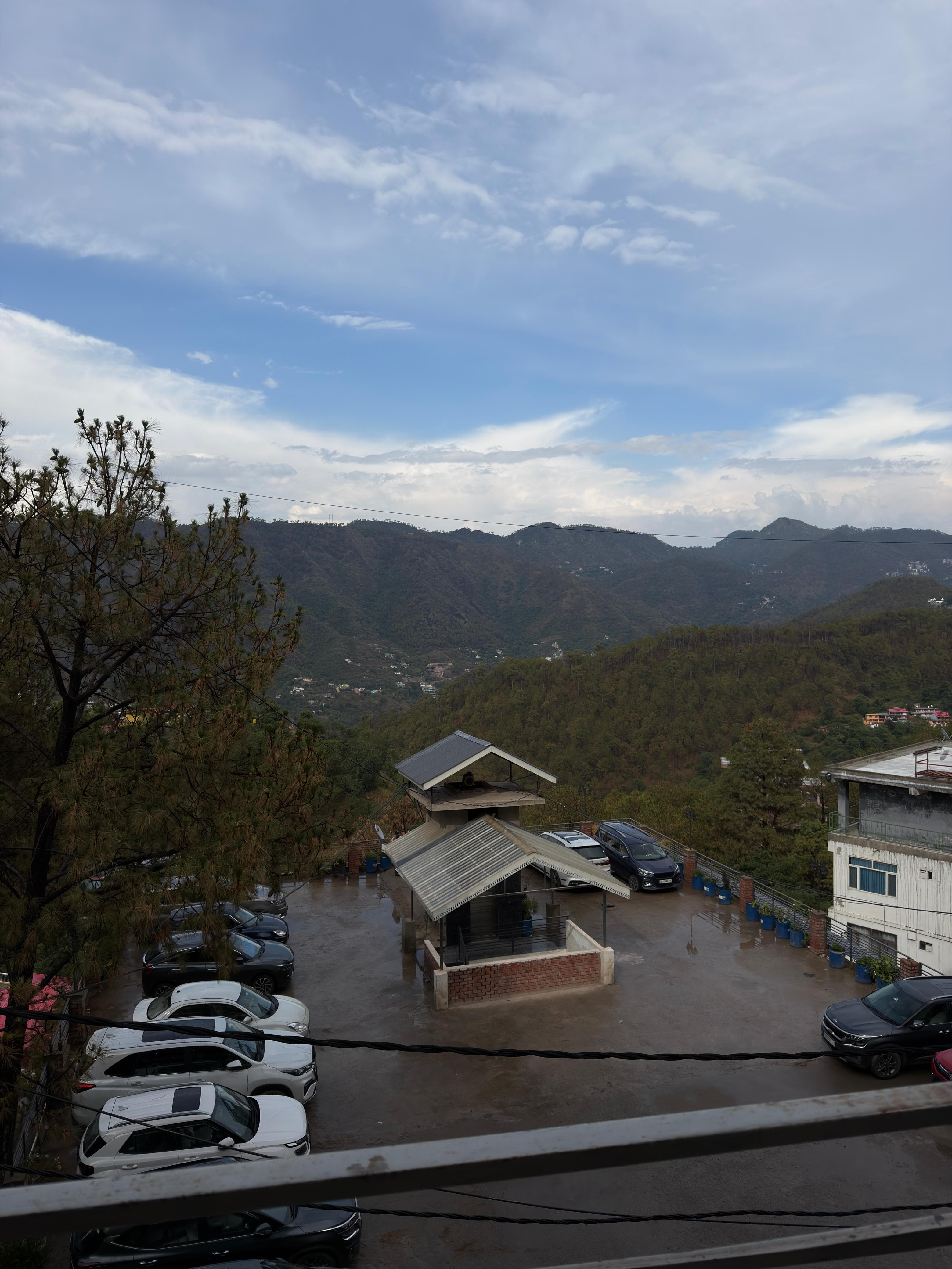 2BHK Apartment in Kasauli – Spacious Hill Station Stay